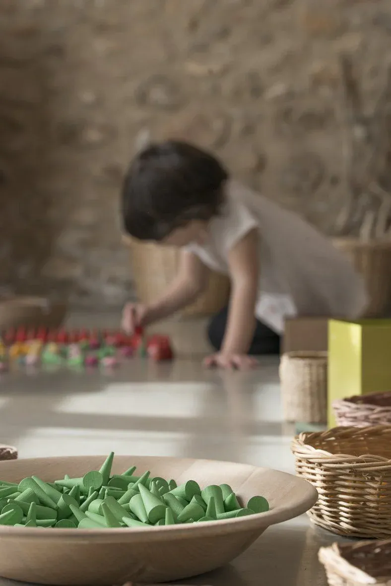 36 éléments coniques verts - Mandala en bois - Grapat – Image 2