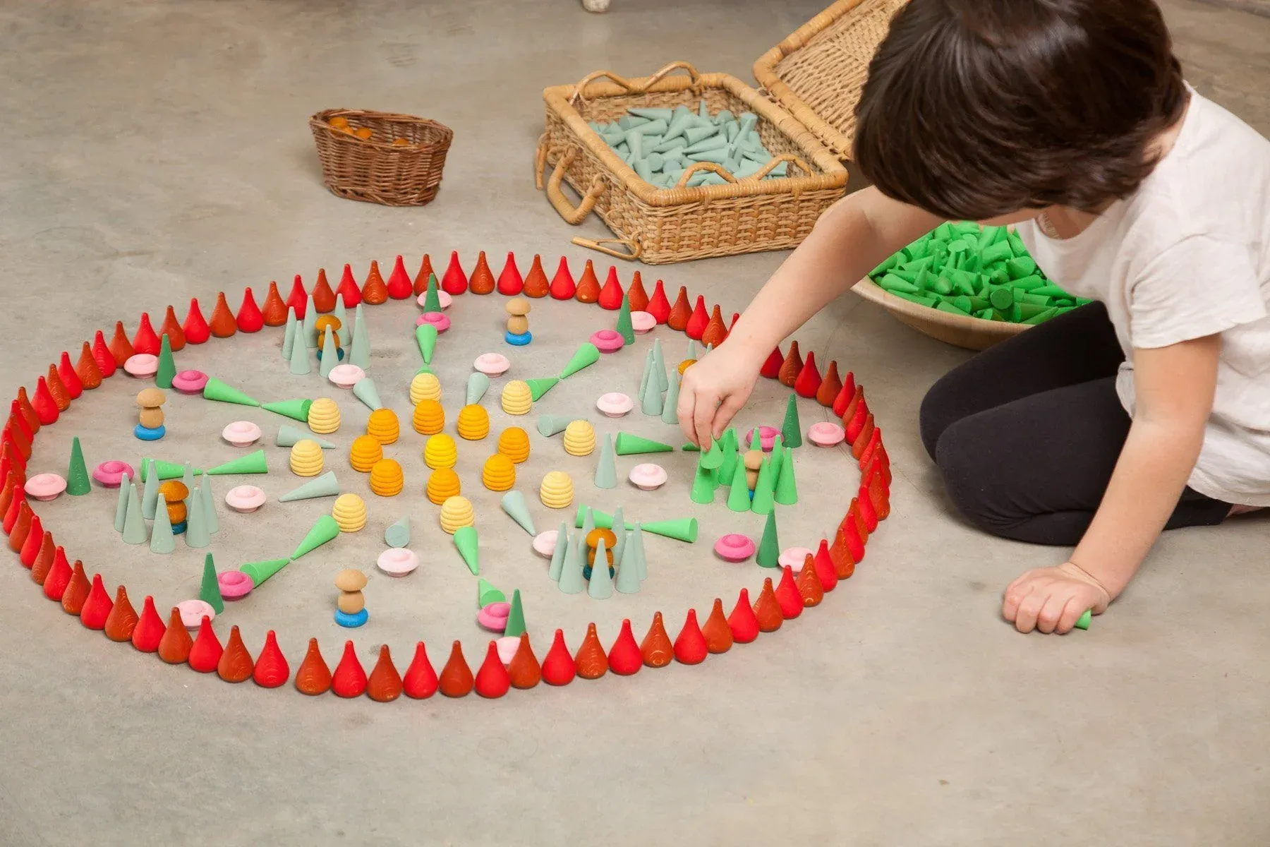 36 éléments coniques verts - Mandala en bois - Grapat – Image 3